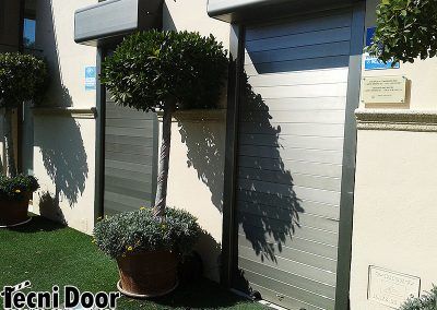 Puerta automática enrollable